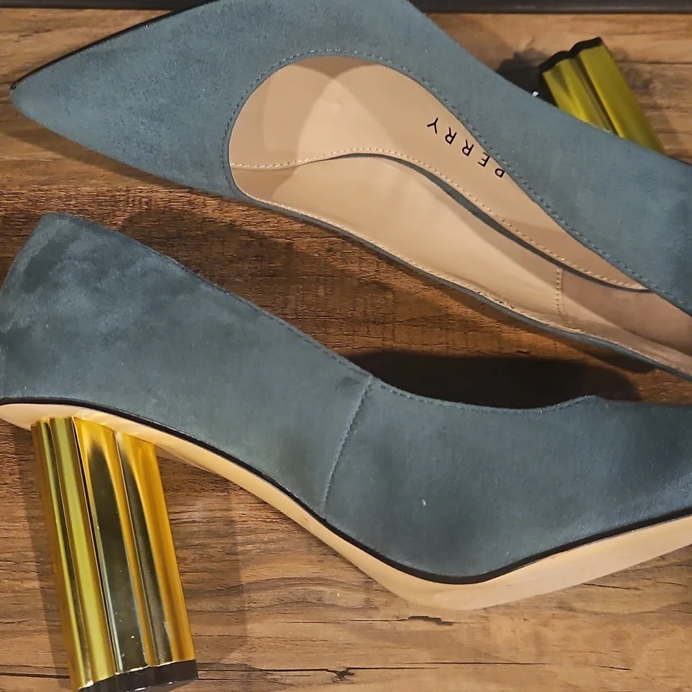 NEW! KATY PERRY Delilah Green & Gold High Heel Pointed Toe Pump 6.